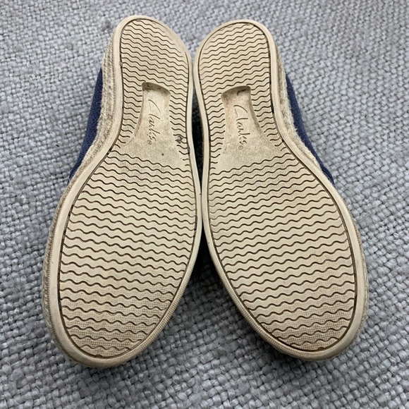 Clark’s collection soft cushion shoes - Picture 4 of 8